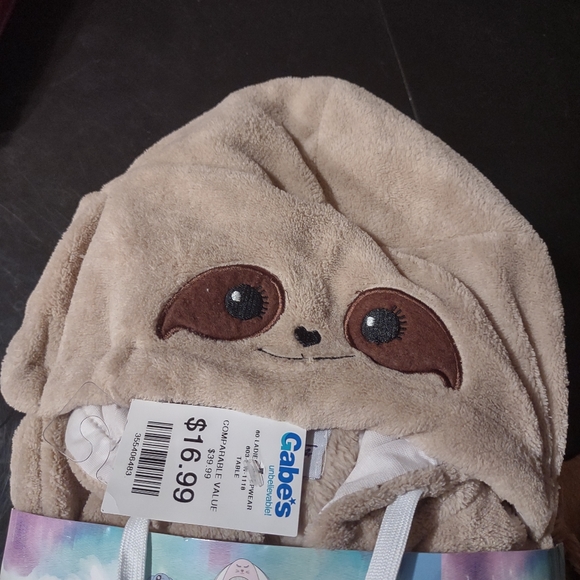 Adorable Sloth Onesie (without the feet) πΎβΊοΈπ¦₯π₯°β€ - Picture 2 of 9
